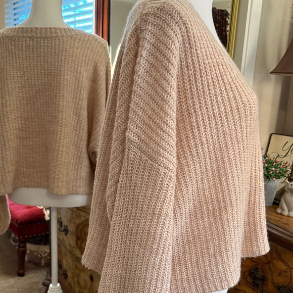 Francesca's Collections Tan V-Neck Sweater - Picture 4 of 13